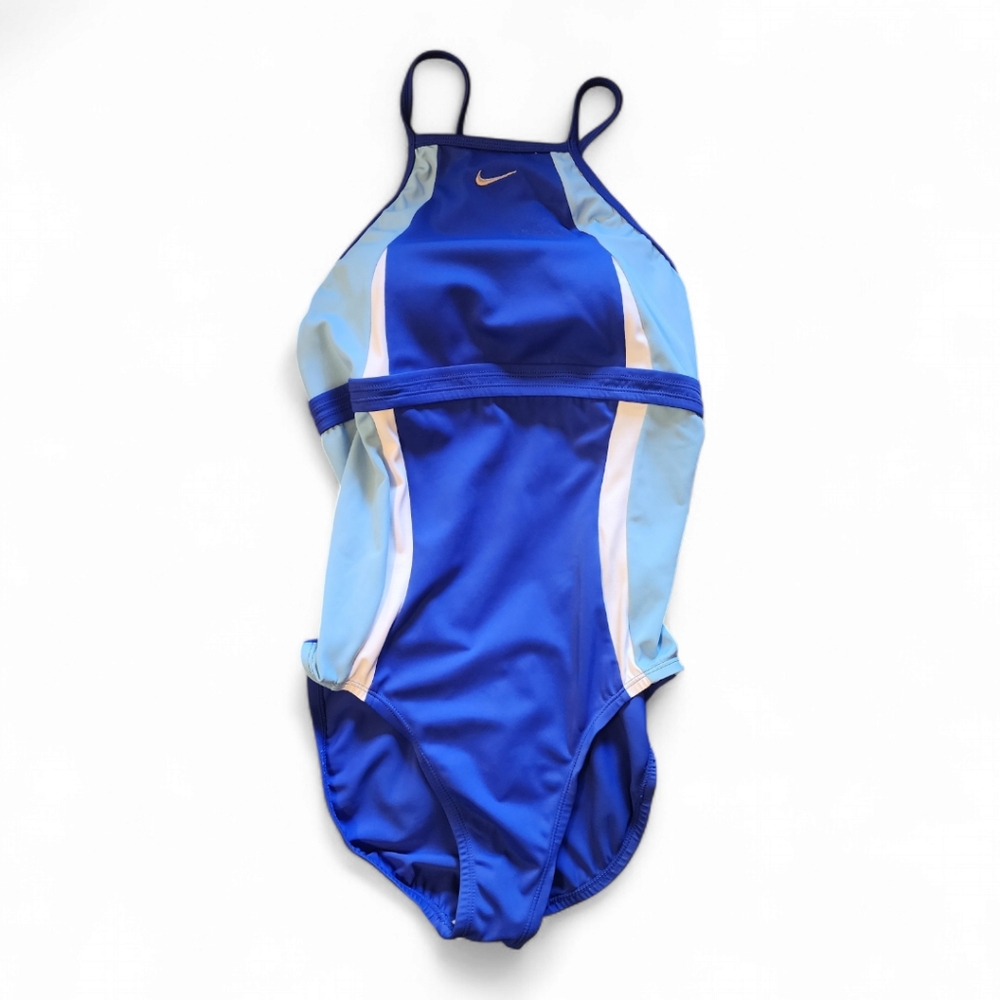 Nike one piece women’s swim suit built in bra size 8 new